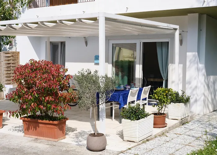 Minerva - Bilocale Indipendente, Posto Auto E Bici Villa Grado photo